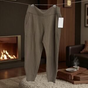 Athleta Coaster Jogger - Size Large (NWT)